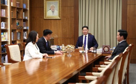 Ерөнхийлөгч У.Хүрэлсүх УИХ-ын дарга С.Бямбацогтыг хүлээн авч уулзлаа