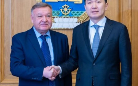 ЕРӨНХИЙ САЙД Н.УЧРАЛ ОХУ-ААС МОНГОЛ УЛСАД СУУГАА ЭЛЧИН САЙД А.Н.ЕВСИКОВТОЙ УУЛЗАВ