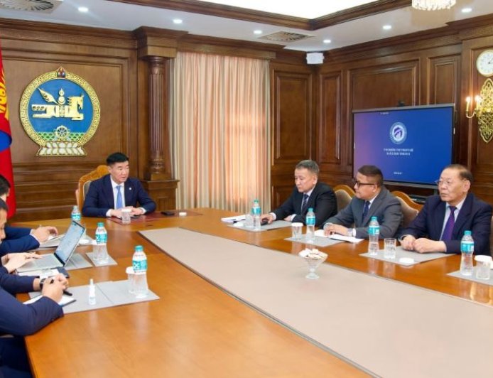 УИХ-ын дарга С.Бямбацогт Төсвийн тогтвортой байдлын зөвлөлийн дарга, гишүүдтэй уулзаж, санал солилцлоо