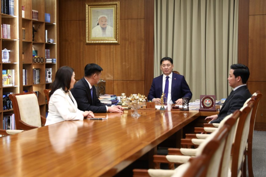 Ерөнхийлөгч У.Хүрэлсүх УИХ-ын дарга С.Бямбацогтыг хүлээн авч уулзлаа