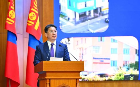 Ерөнхийлөгч У.Хүрэлсүх хувийн хэвшлийн эрүүл мэндийн байгууллага, Өрхийн эрүүл мэндийн төвийн эмч, ажилтнуудтай уулзлаа